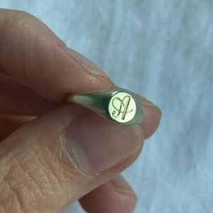 Demi Signet Ring